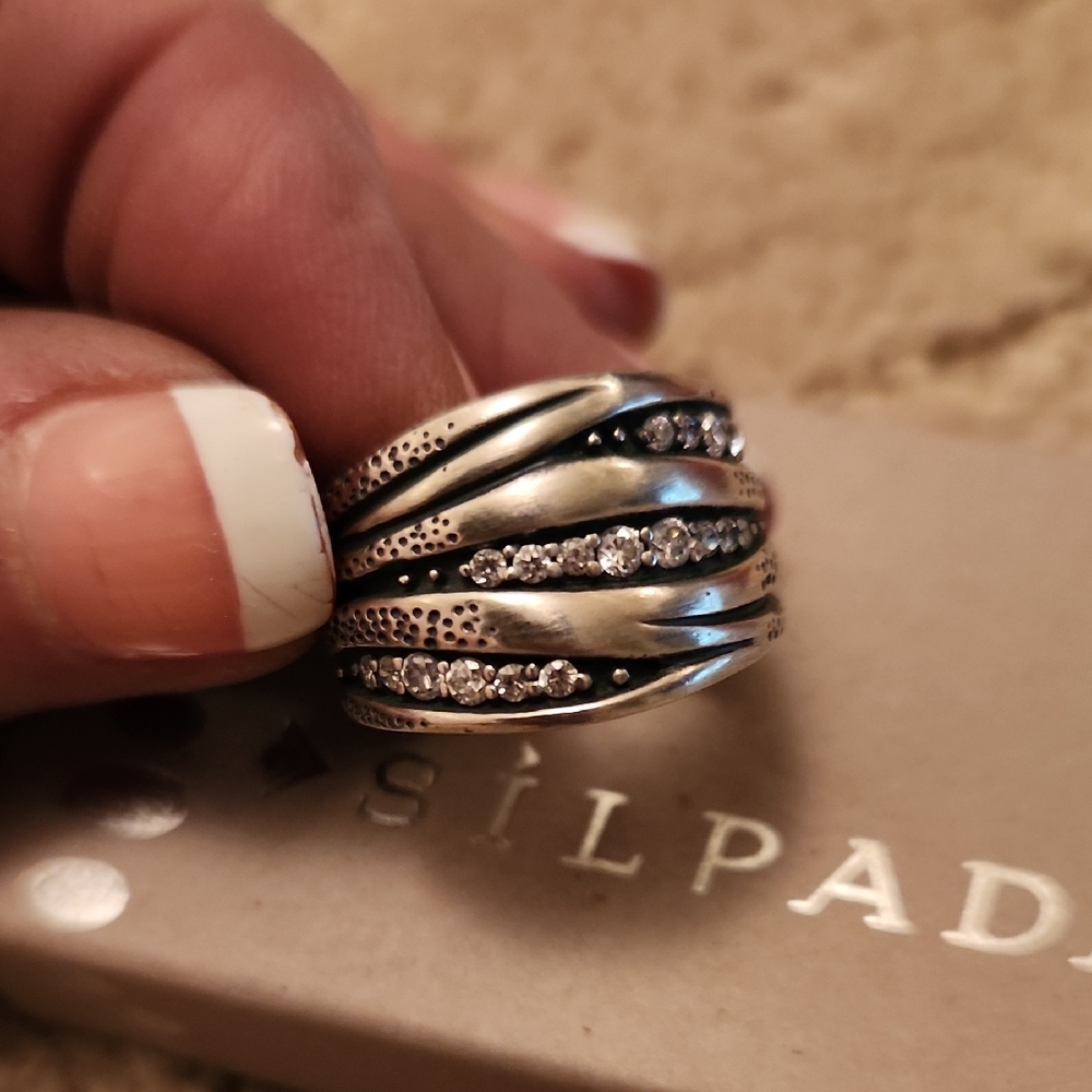 Silpada Silver Band with Crystal Details size 5